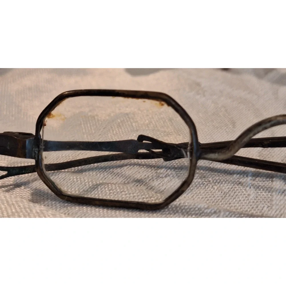 Antique Eyeglasses Spectacles Lot of 2 c1900 Oval Octagon Wire Rim w/Case Vtg